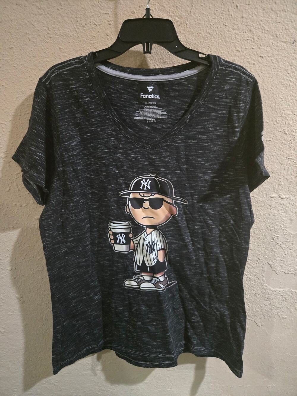 Fanatics New York Yankees Charlie Brown V-Neck T-Shirt, Grey, Size XL
